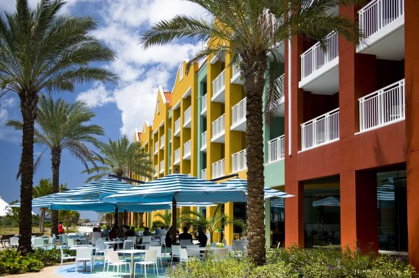 Renaissance Curaçao Resort ta  gradisí Fundashon Bon Intenshon