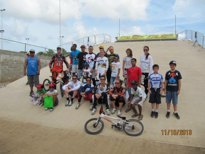 Subway orguyoso patrosinadó ta felisitá Global BMX Curaçao ku nan pista di BMX nobo