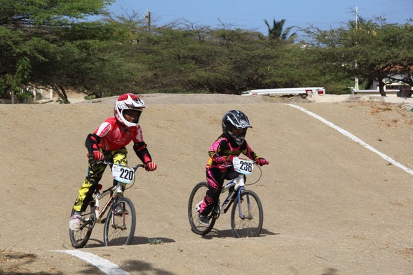 Campeonato Nacional BMX y 2nd Dutch Caribbean Championship e dianan 22 – 24 di November