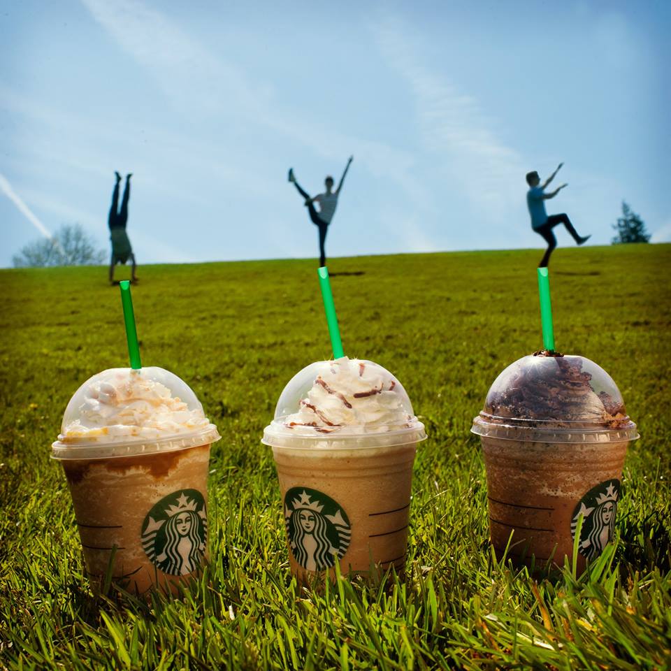 Starbucks ta extende su Frappuccino Happy Hour Frappuccino Moca Cookie Crumble, Caramel Ribbon Crunch Y Strawberries & Creme