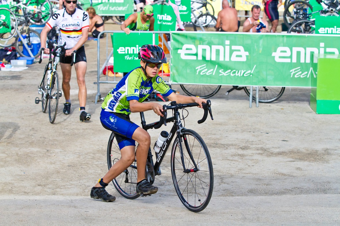 18 i 19 di aprel Di tres edishon ENNIA Sprint Triathlon