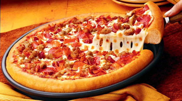 Tur tata su faboritonan huntu na Pizza Hut!