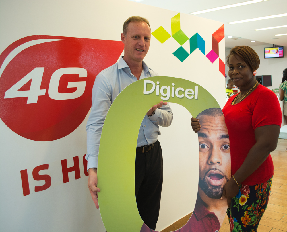 Evelyn Isei tambe ta gana 2 pasashi pa destinashon  di su eskoho den Digicel su ‘Summer Campaign’