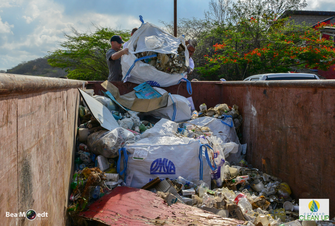 Mas boluntario, mas lokalidat, menos shushi durante Curaçao Clean Up