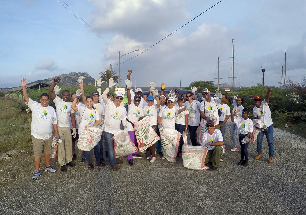 Curaçao Marriott Resort Curaçao i Emerald Casino ku eksitoso partisipashon den Curaçao Clean Up