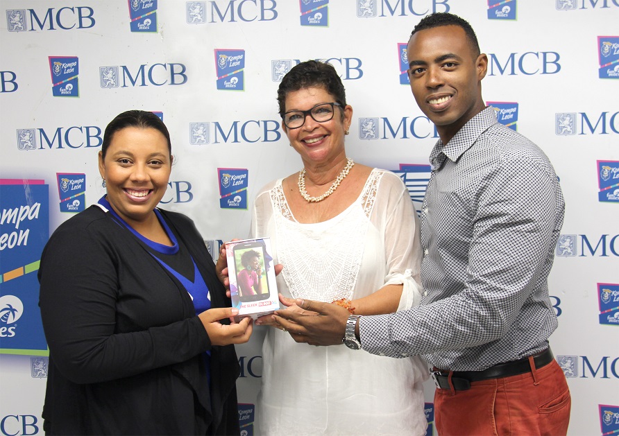 Rebecca Servage tambe a gana den  kampaña “Top Up Via MCB And Win”