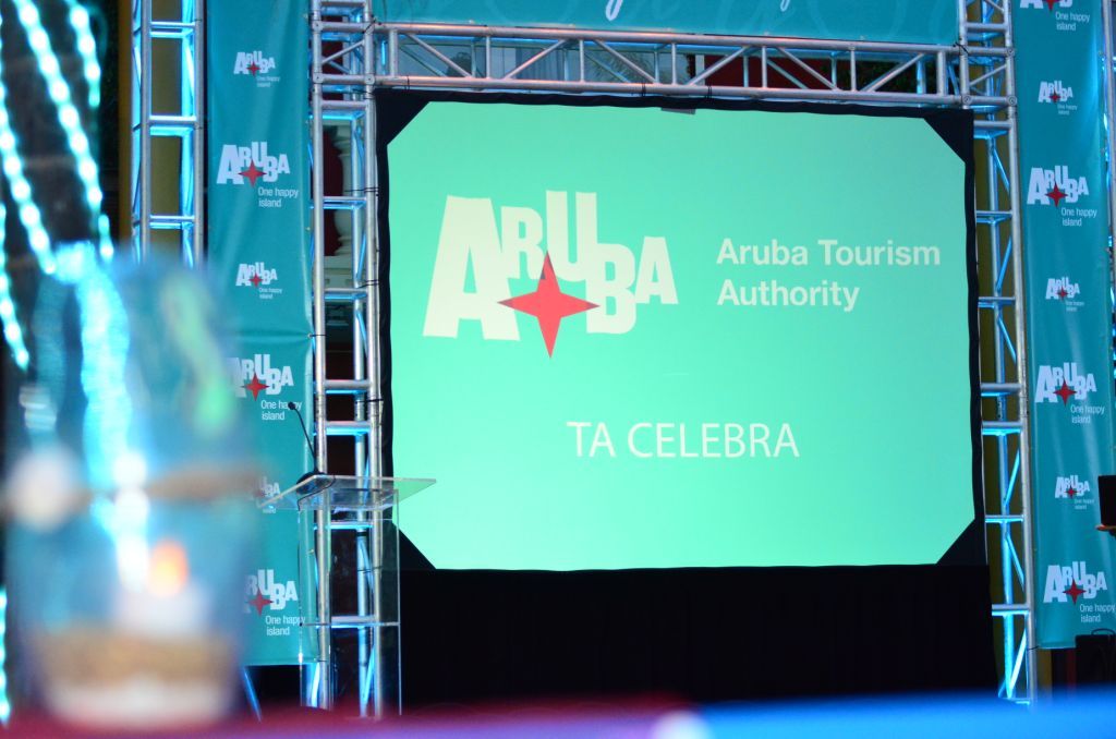 Caribe a kibra tur record den crecemento di turismo