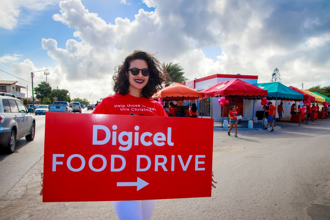 Digicel hunto cu Fundacion Pa Nos Comunidad a tene Food Drive