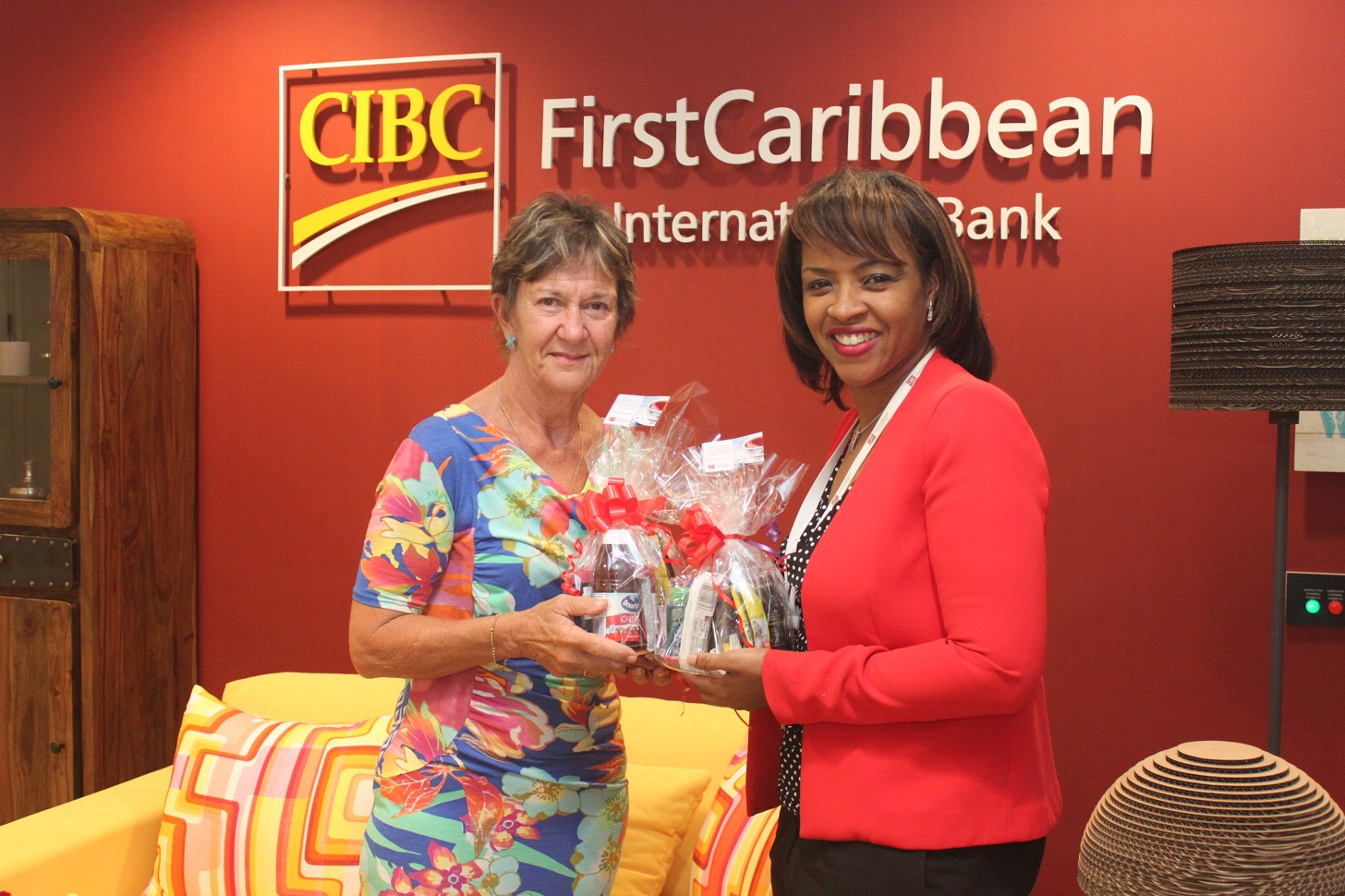 CIBC FIRSTCARIBBEAN  TA HONRA FUNDASHON MAMI SA I SU PARTISIPANTENAN RIBA DIA INTERNASHONAL DI HENDE MUHE PA NAN ESFUERSO PA #PRESSFORPROGRESSS