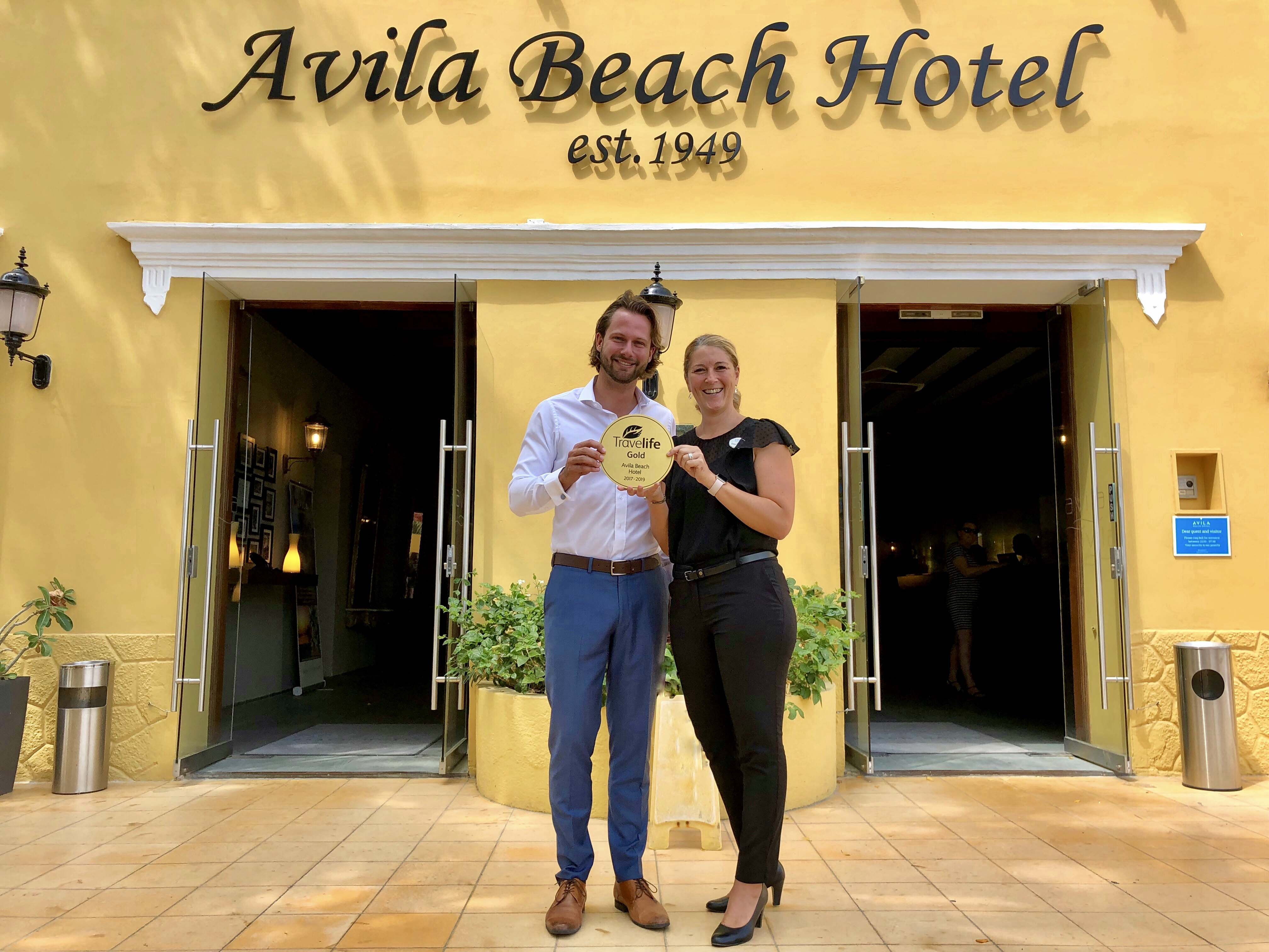 Di tres premiashon Travelife Gold pa Avila Beach Hotel