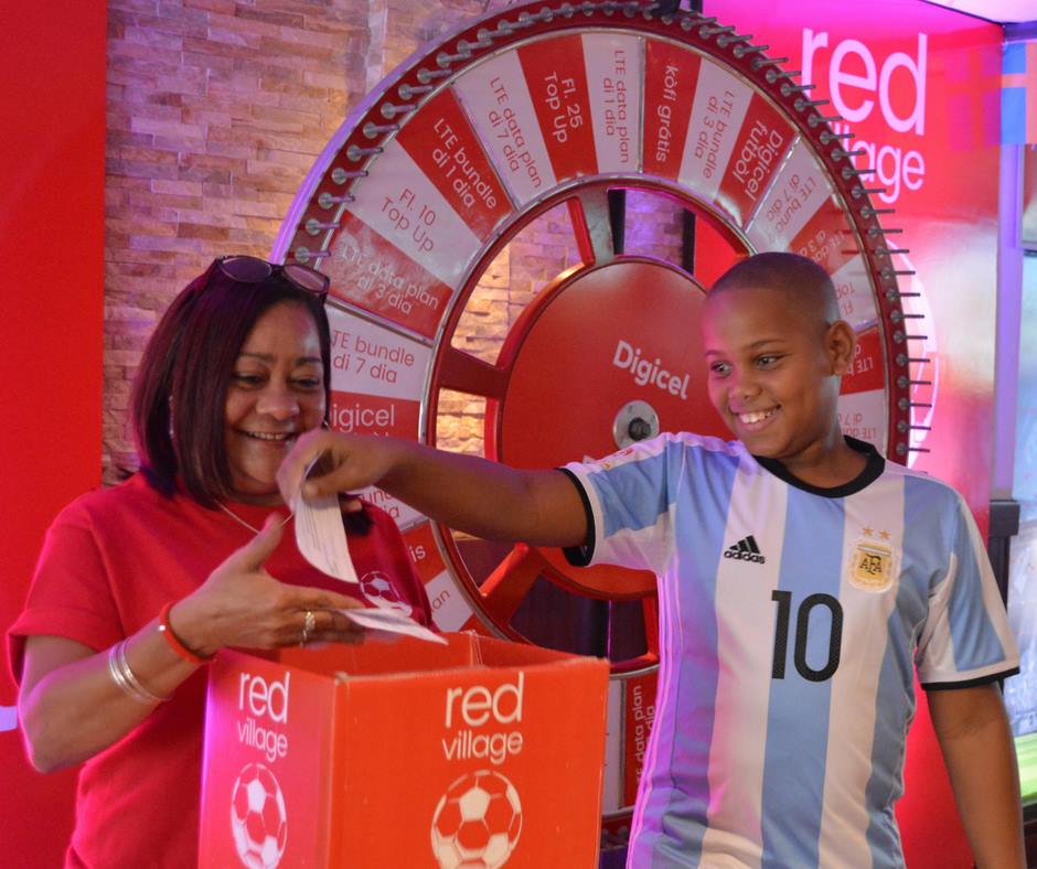 Gana diferente pakete di LTE pre-paid durante  weganan di mundial na Digicel Red Village