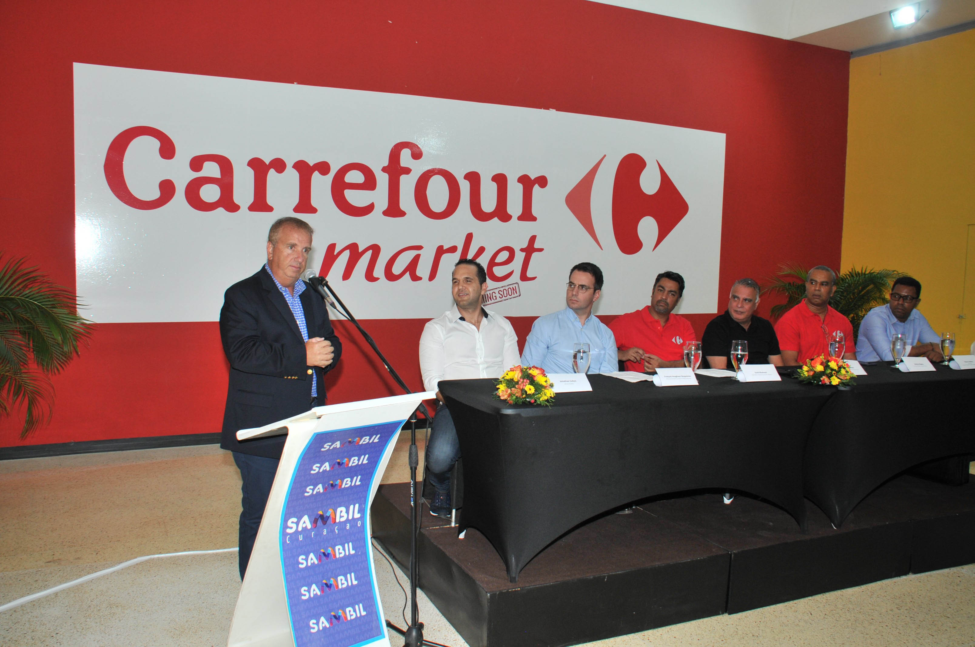 Carrefour ta hasi su entrada na Kòrsou