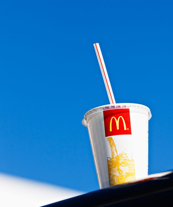 Ta stop di ofrece straw den restaurantnan di McDonald’s