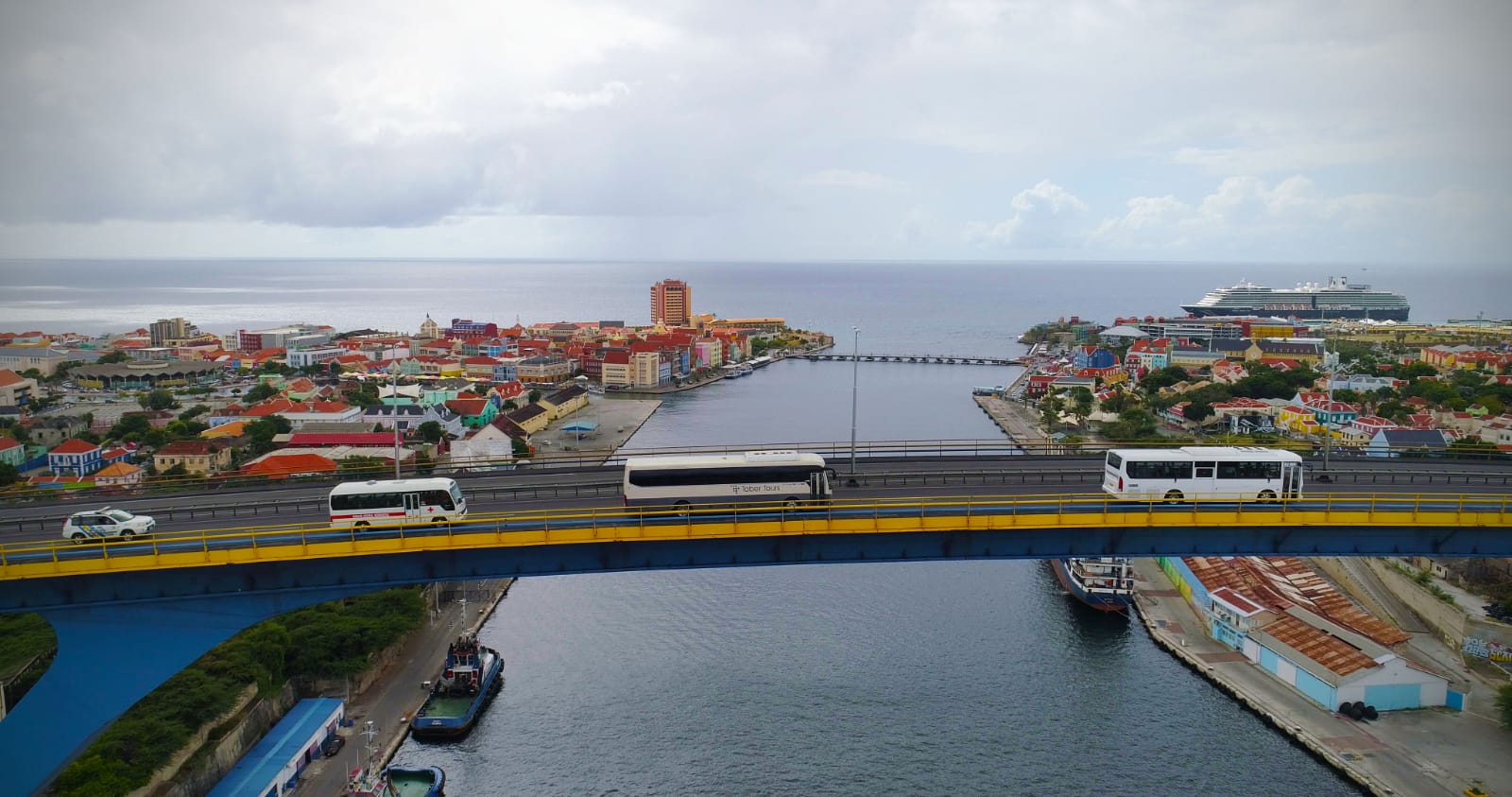 Crown Automotives ta brinda ratunan plasentero na miembronan di Totolica