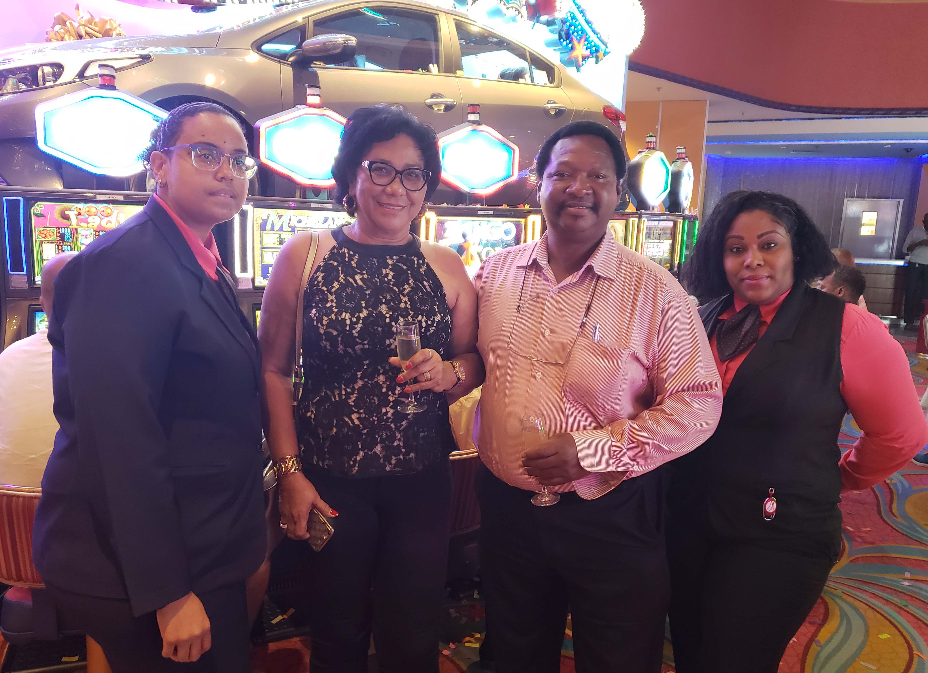 Sr. Ronald Lomp a gana outo #150 di Carnaval Casino