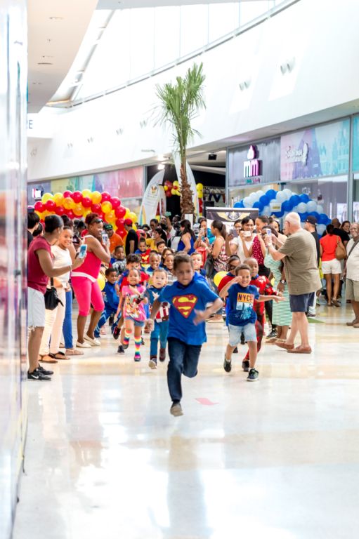 Superhero Mall Run in Sambil voor  Ronald McDonald House Charities