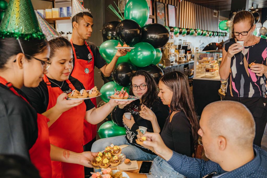 Celebracion 10 aña Starbucks Renaissance Marketplace