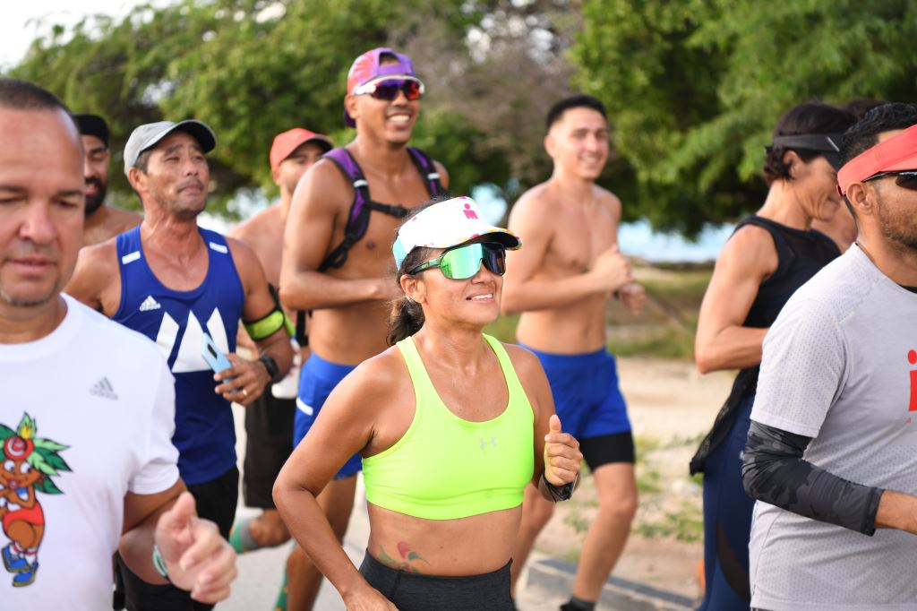 Banco di Caribe ta felicita  Iron Woman Shariska Winterdal