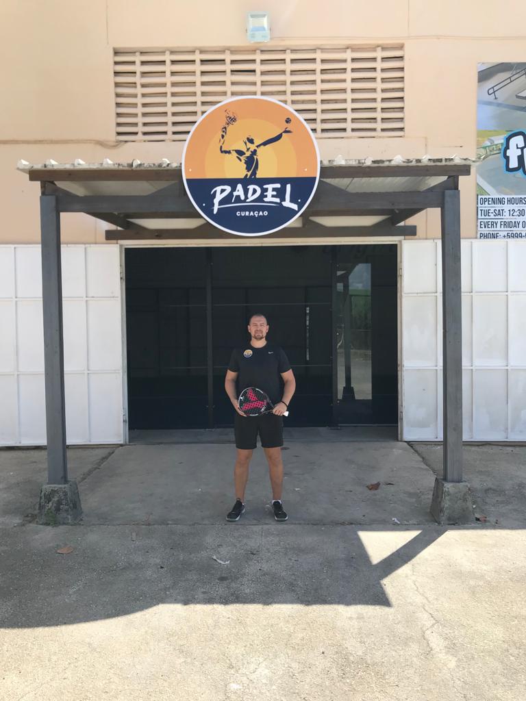 Promé Padel club di Kòrsou ta habri su portanan